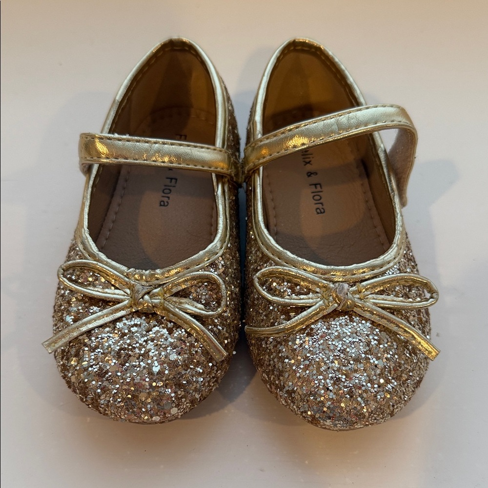 Felix and Flora Toddler Girls gold glitter shoes